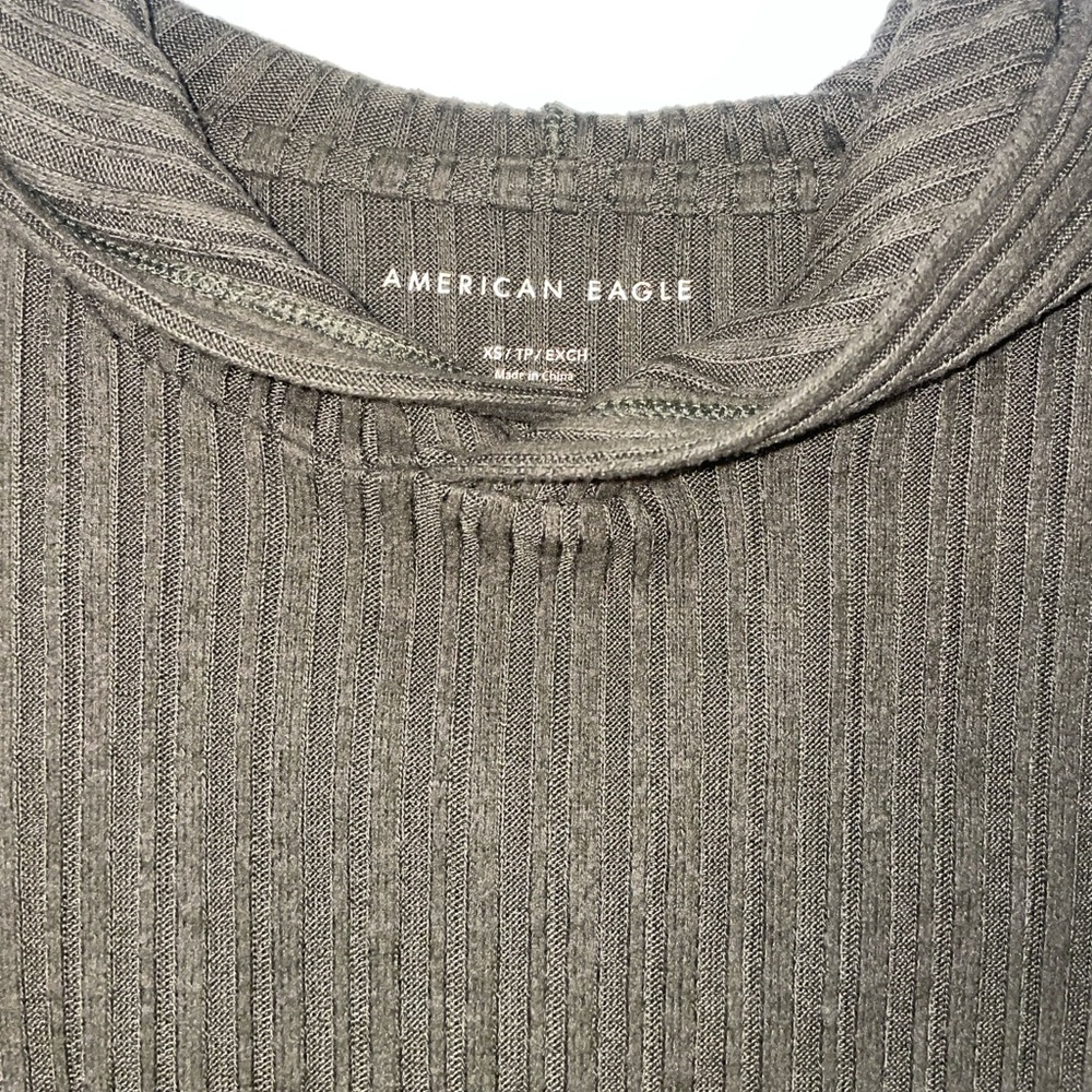 American Eagle Green light-weight Ribbed long sleeve with hood